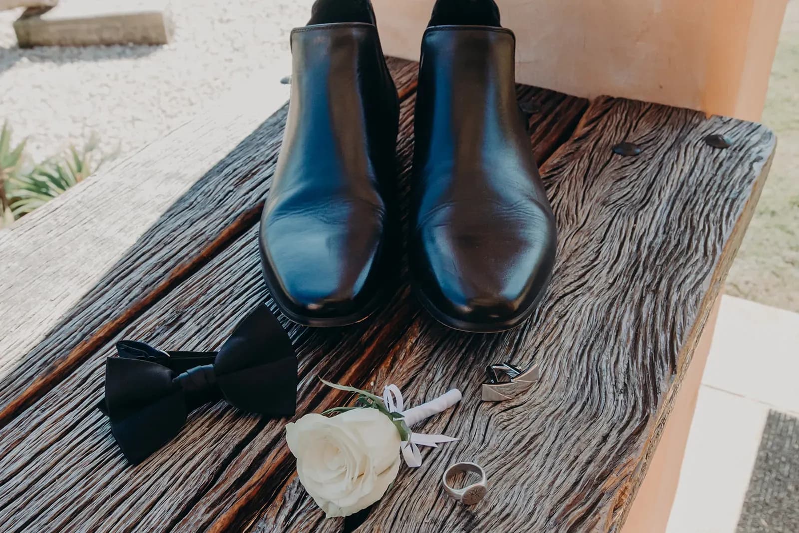 josh_grooms_details_shoes_rings_bow_tie_c89191c7cf