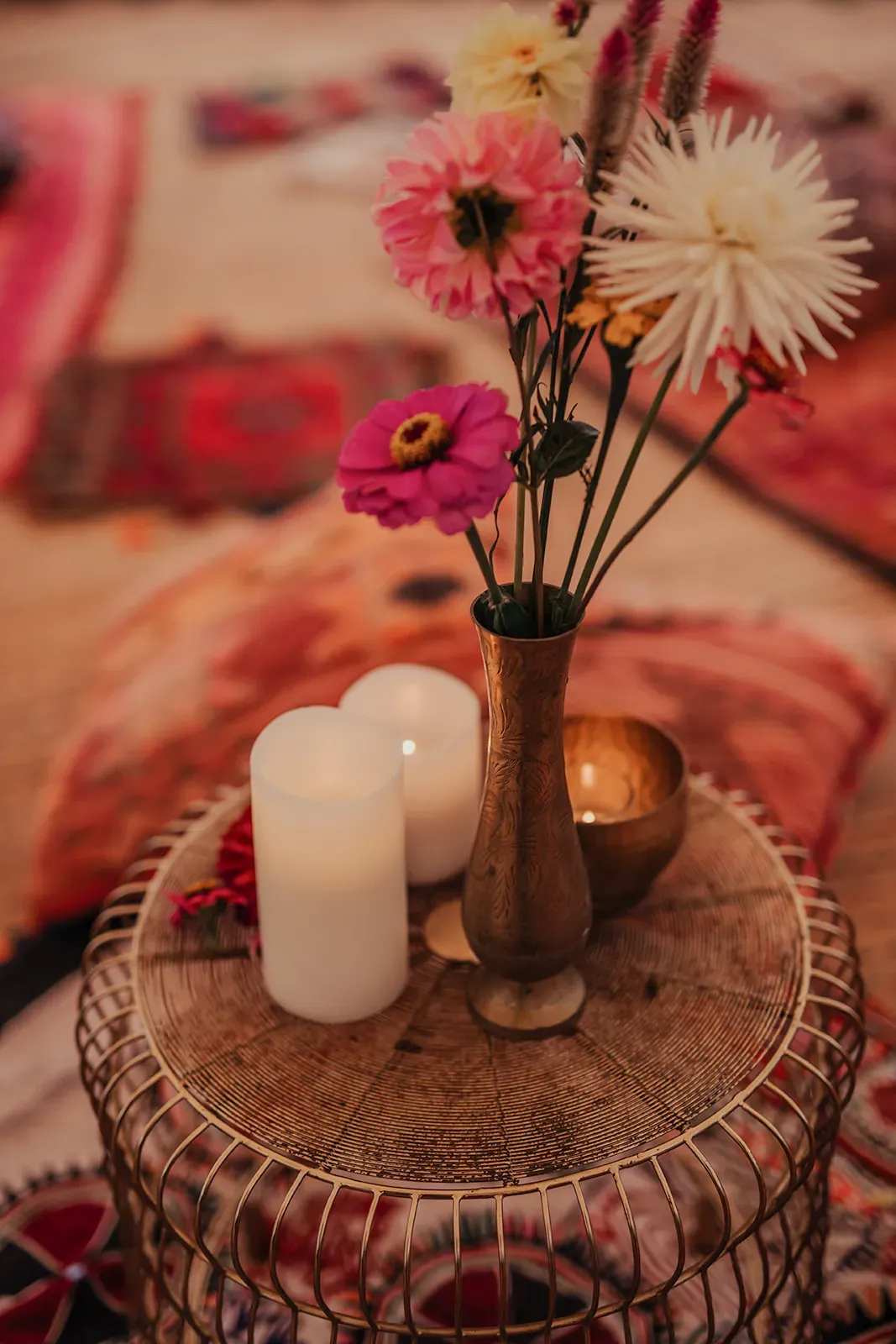 sally_mitch_real_wedding_brass_vase_pink_dahlias_candles_wedlii_30442a47b0