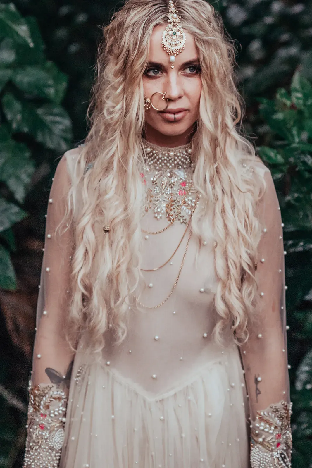 sally_mitch_real_wedding_marquee_reception_guest_atmosphere_wedlii_7b04edd6d7