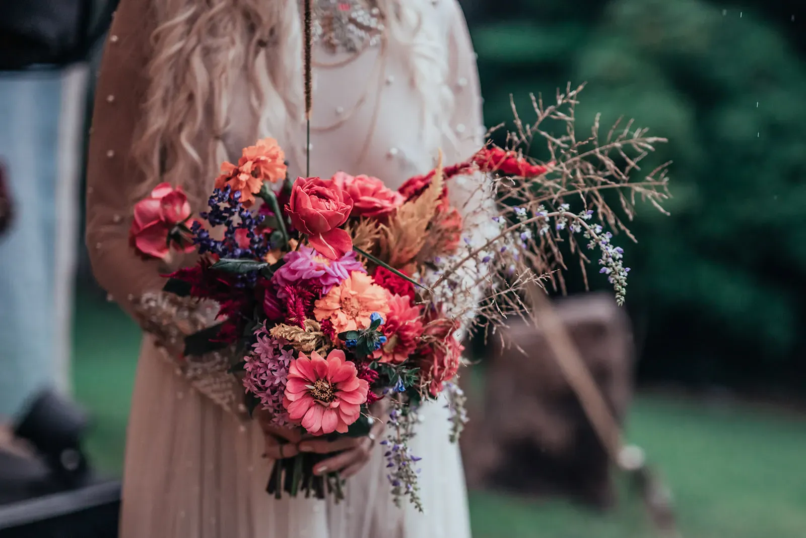 sally_mitch_real_wedding_reception_decor_gold_skull_centerpiece_styling_wedlii_5942897651