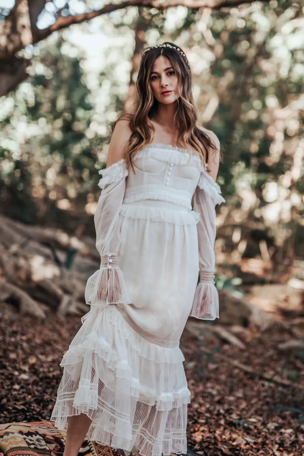 emica_jesse_real_wedding_wedding_accessories_and_shoe_detail_wedlii_5f0a1d7fbe