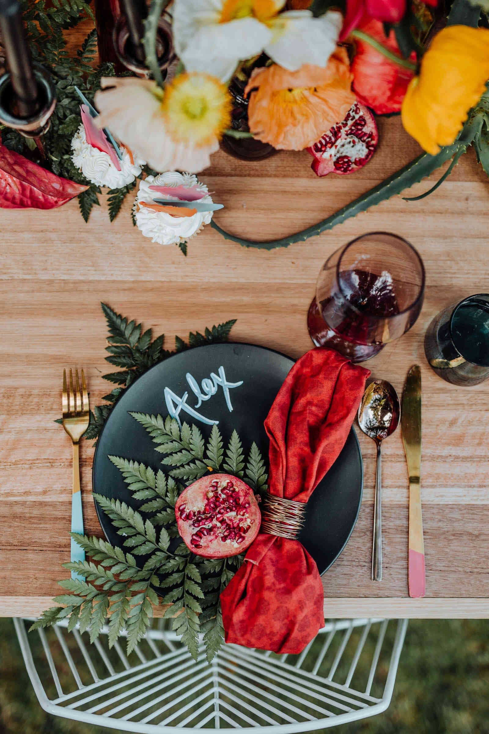 garden_wedding_table_setting_alex_pomegranate_72c0a6022a