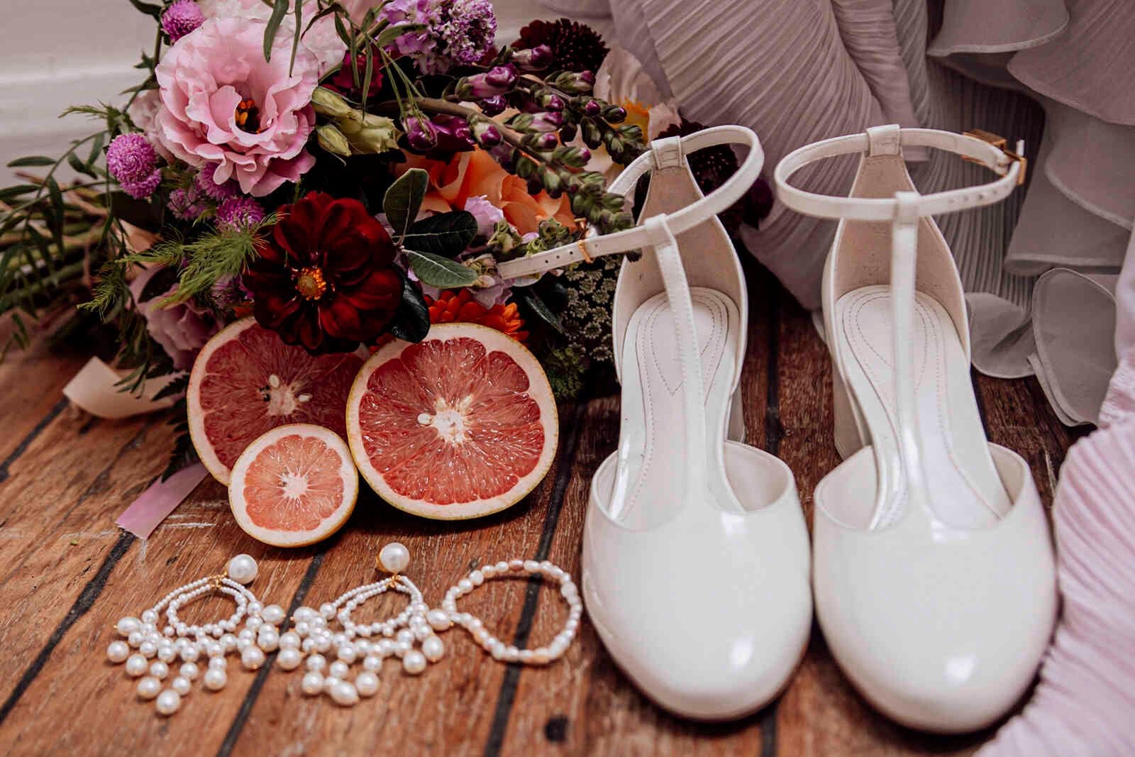 bridal_accessories_white_block_heels_pearl_earrings_fa83015306