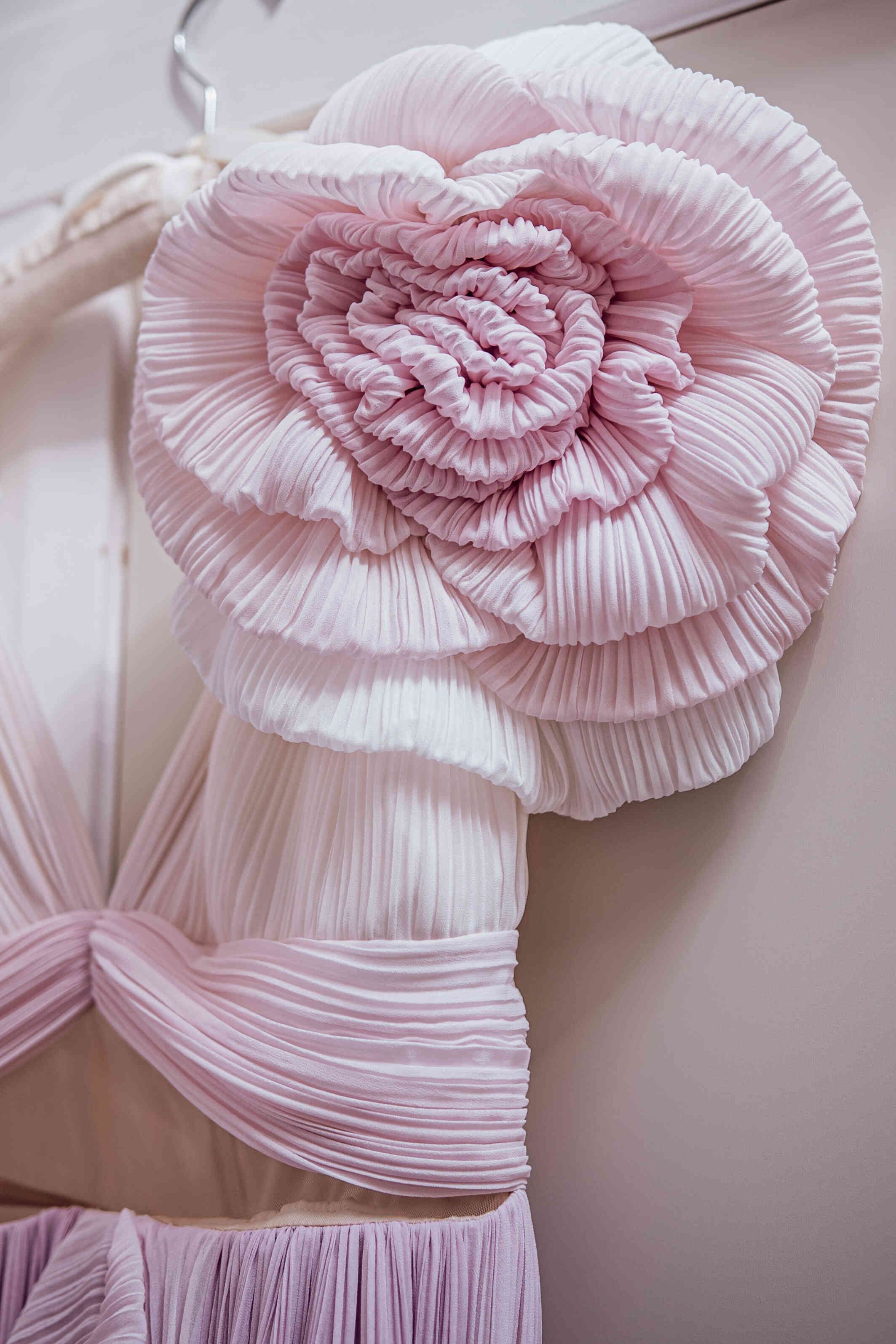 pink_pleated_wedding_dress_shoulder_flower_detail_bf8878662b